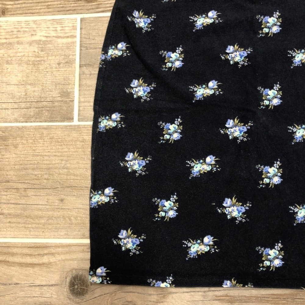 Abercrombie & Fitch Black and White Mini Pencil Skirt - Picture 2 of 3